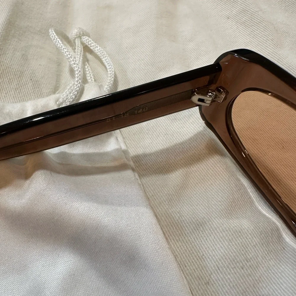 VEHLA Brown Rectangular Sunglasses - Picture 5 of 7
